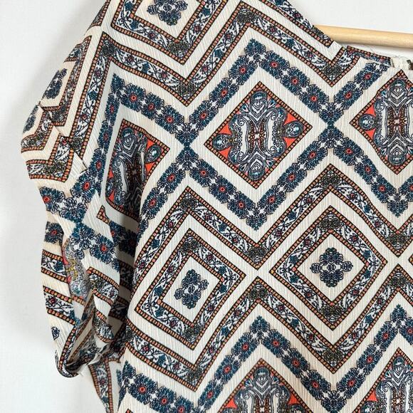 Pink Republic Aztec Short Sleeve Multicolored High Low Womens Blouse  Size L - Picture 3 of 13